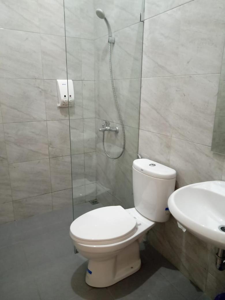 Alzara Hotel Syariah Wonosari Buitenkant foto